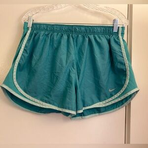 Nike running shorts size xl